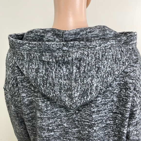 Cable & Gauge Cozy Heather Black Knit Hooded Pullover - Picture 9 of 16